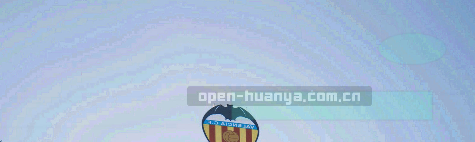 深海蓝黑底上的直角细线网格纹理，局部有电子青色块与玫红标记点